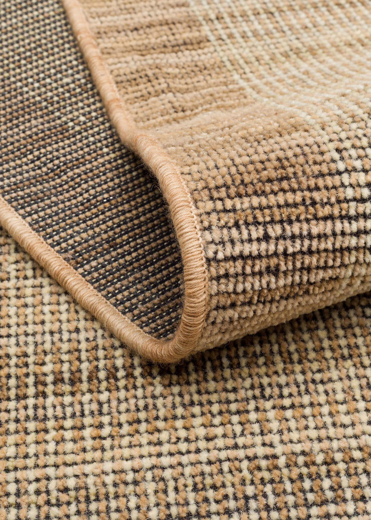 OUSHAK OUS 01 BEIGE Sıcak Tonlara Sahip Kolay Kullanımlı Yün Halı