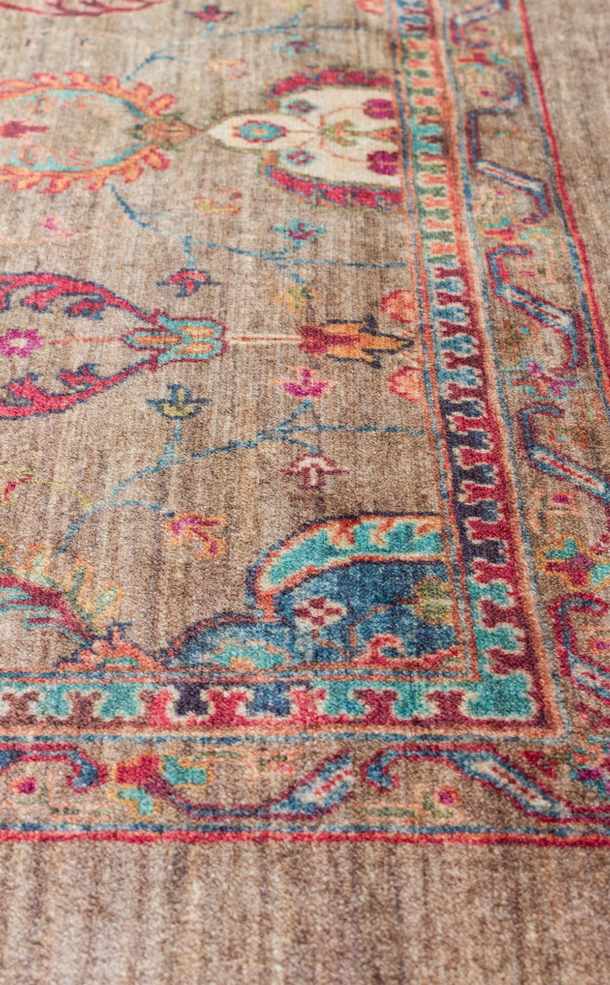 ANTIQUE ATK 07 OLIVE Kolay kullanımlı Kaymaz Karabağ ve Antik Desenlere Sahip Yıkanabilir Makine Halısı