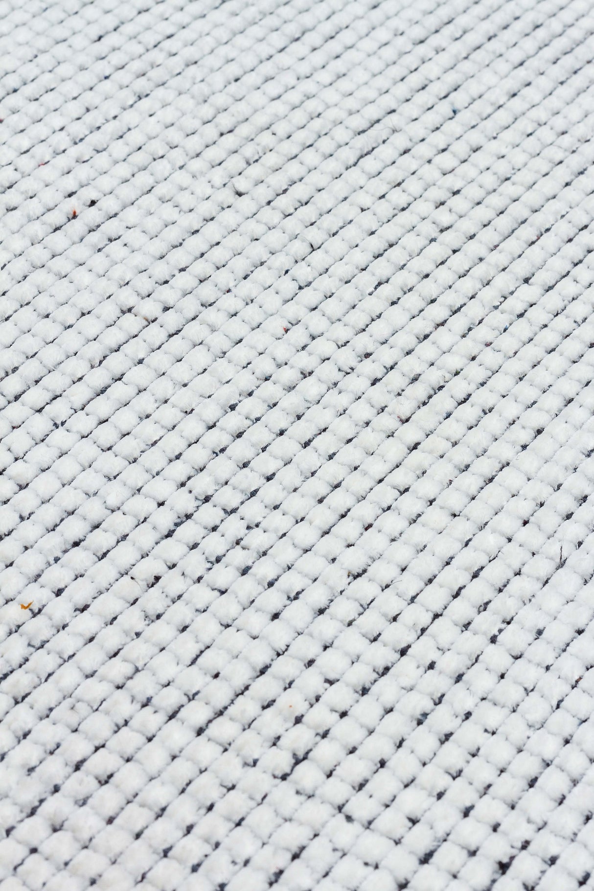 CAPRI CPR 01 WHITE Hav Toz Vermez Kaymaz Kolay Kullanımlı Yıkanabilir Düz Renk Kilim