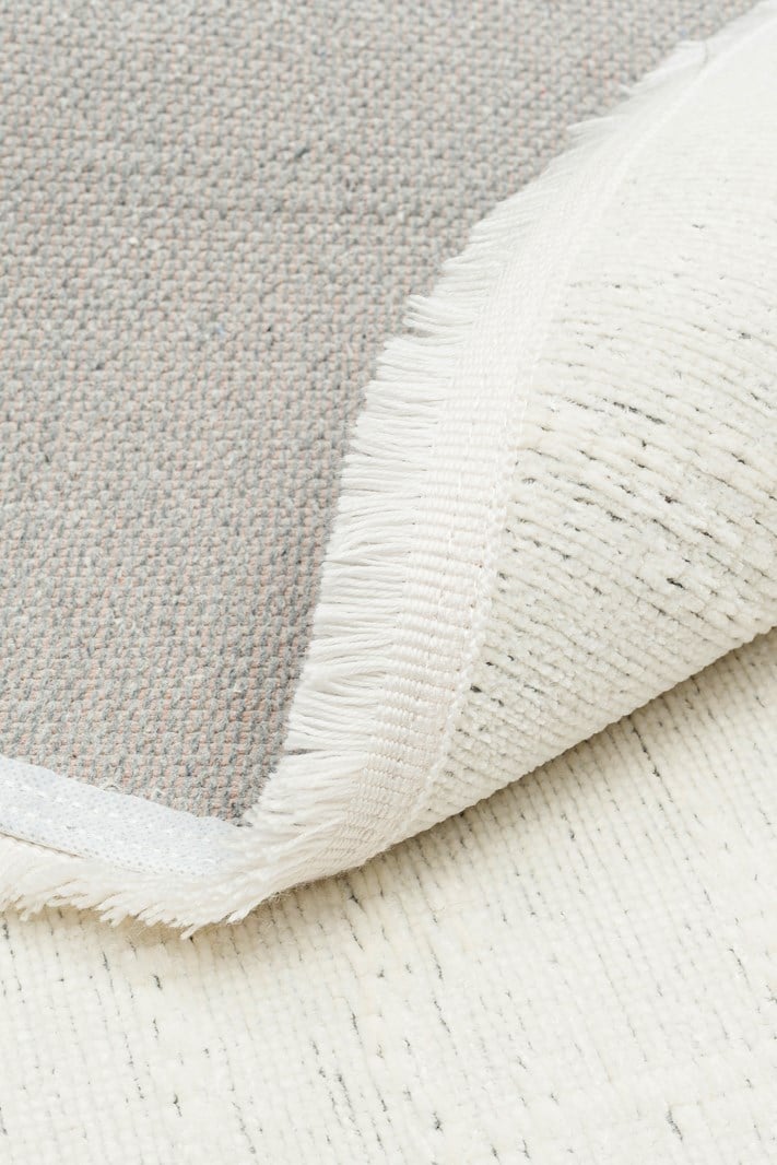 LIZA KILIM LIZ 02 WHITE Q Hav Toz Vermez Kaymaz Tabanlı Yıkanabilir Düz Renk Kilim