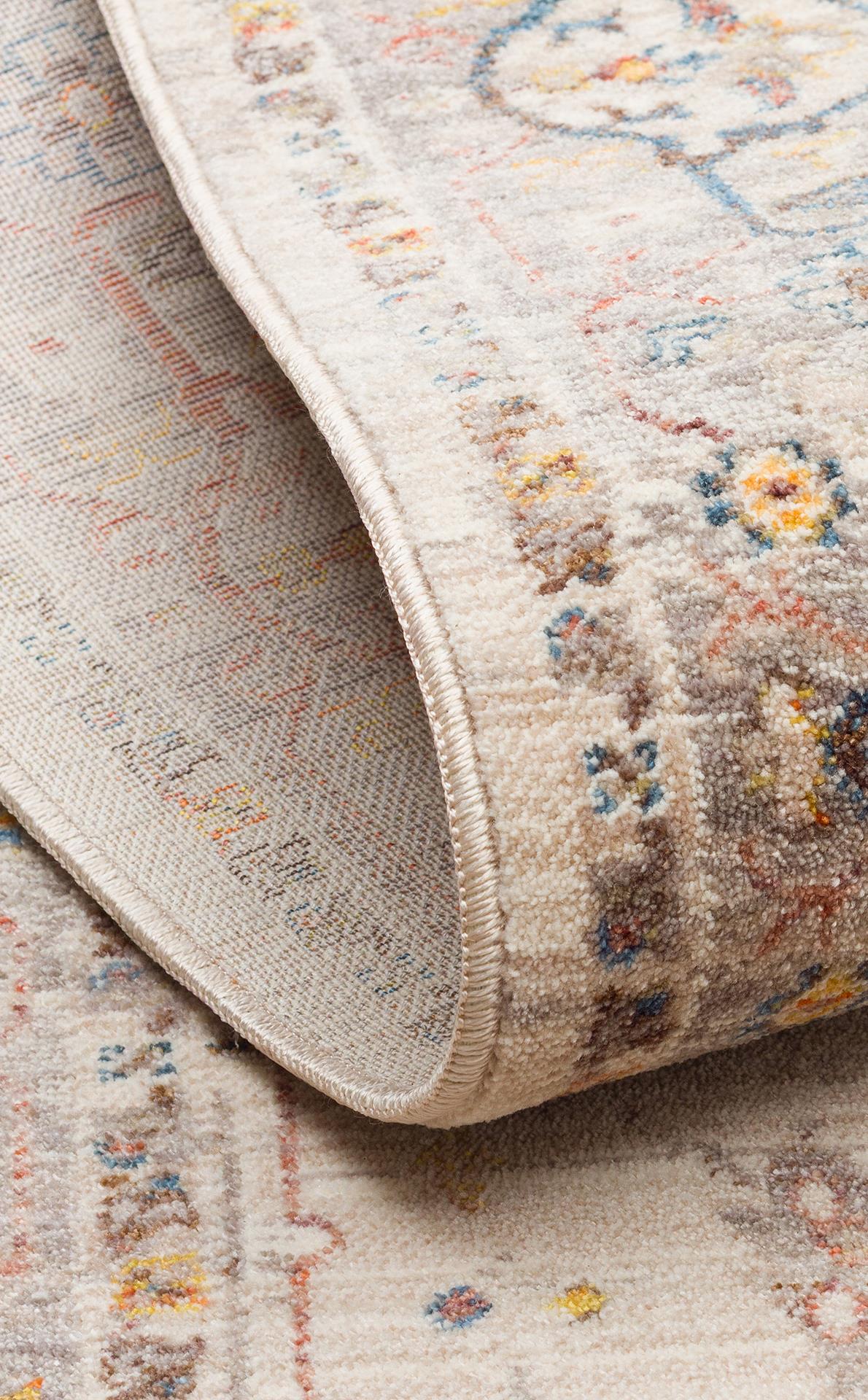 PIETRA PTA 01 CREAM GREY Sıcak Renk Tonlarını Etnik Desenler ile Buluşturan Yumuşak Tuşeli Makine Halısı
