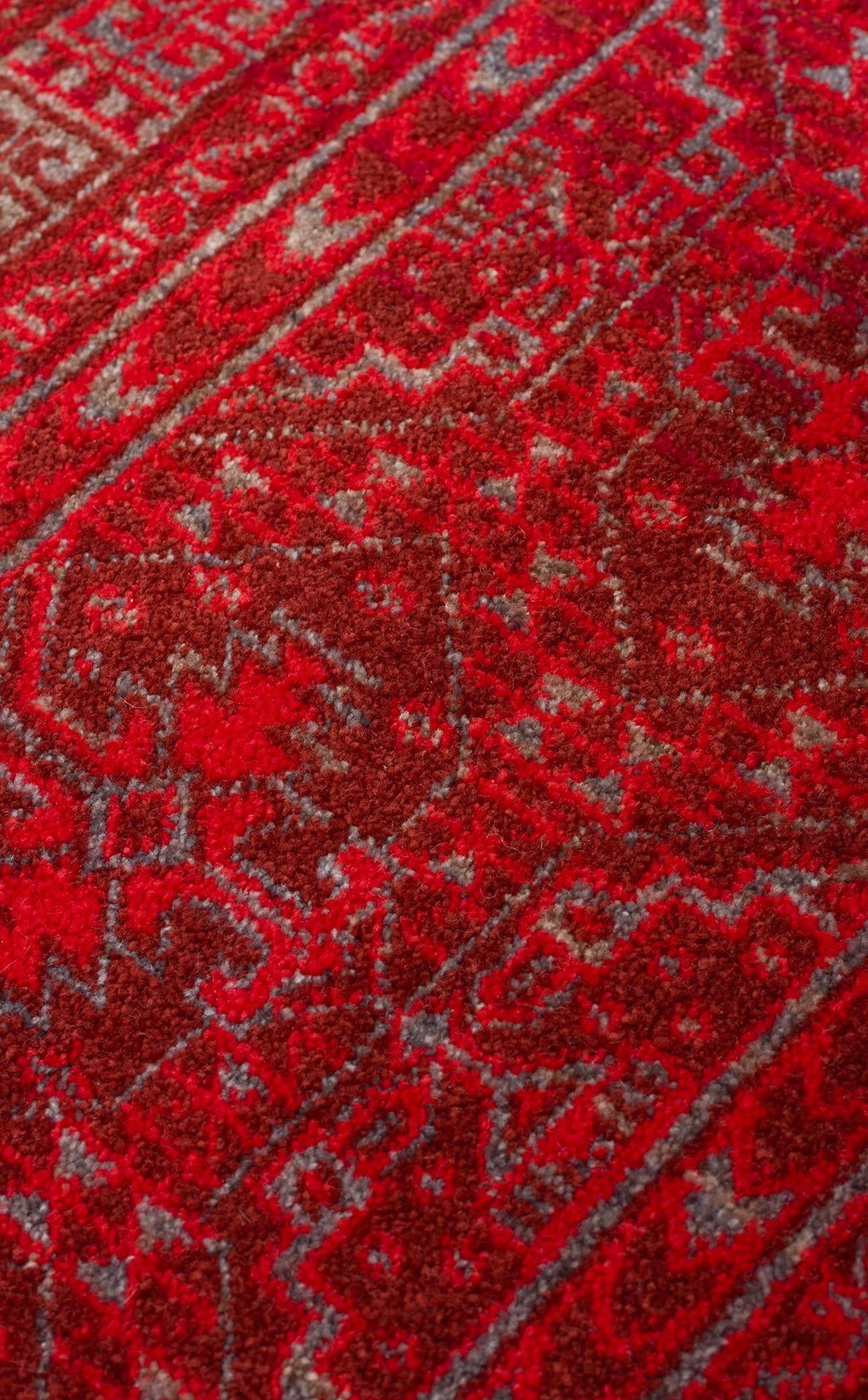 PIETRA PTA 17 RED Sıcak Renk Tonlarını Etnik Desenler ile Buluşturan Yumuşak Tuşeli Makine Halısı