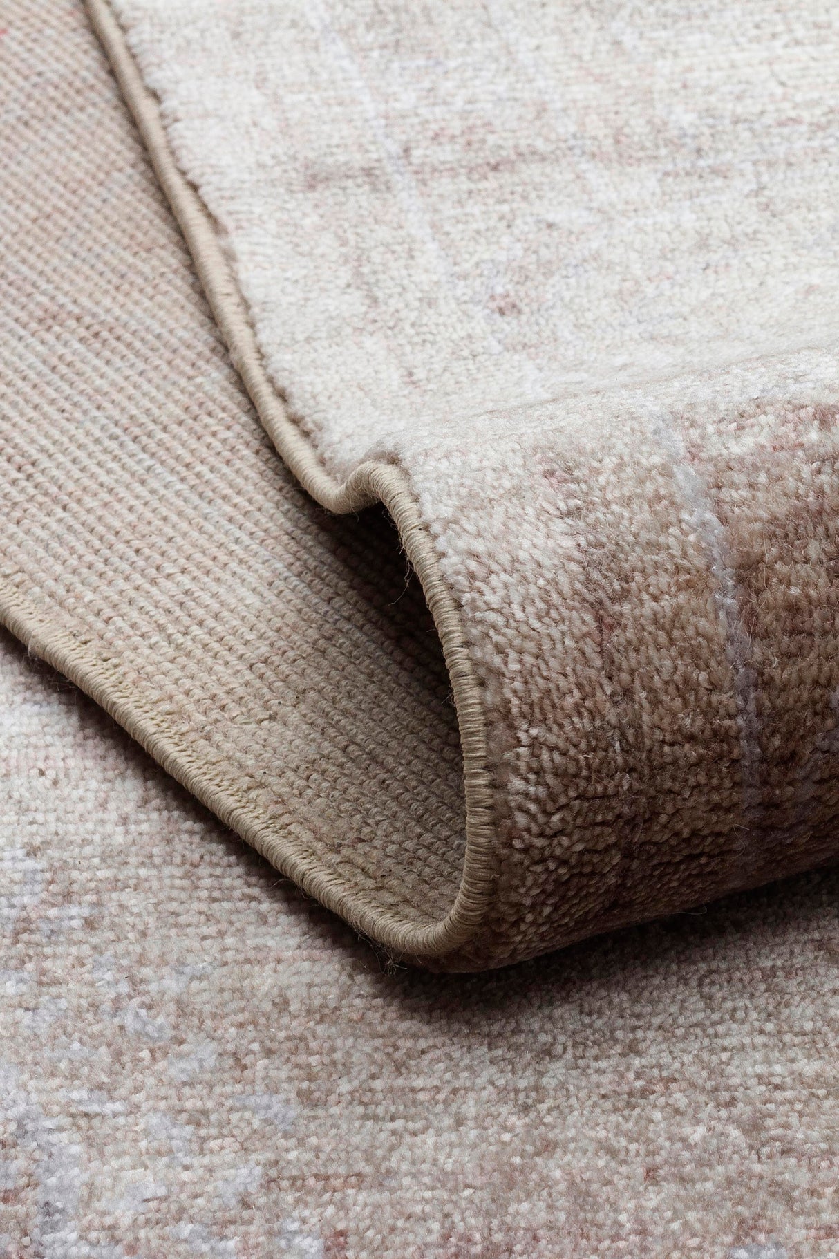 TAFTAN TF 03 BEIGE Pakistan Overdyed Tarzı Özel Hav Vermeyen ve El Emeği ile Özel Tezgahlarda Üretilen Uşak Halısı