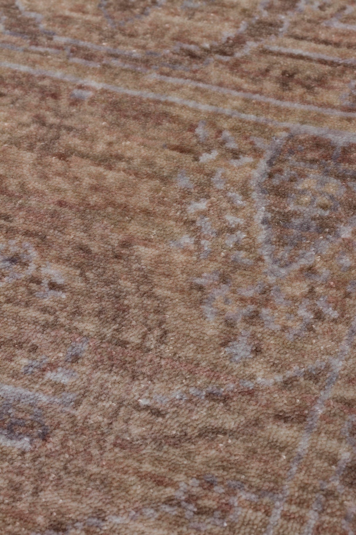 TAFTAN TF 03 BEIGE Pakistan Overdyed Tarzı Özel Hav Vermeyen ve El Emeği ile Özel Tezgahlarda Üretilen Uşak Halısı