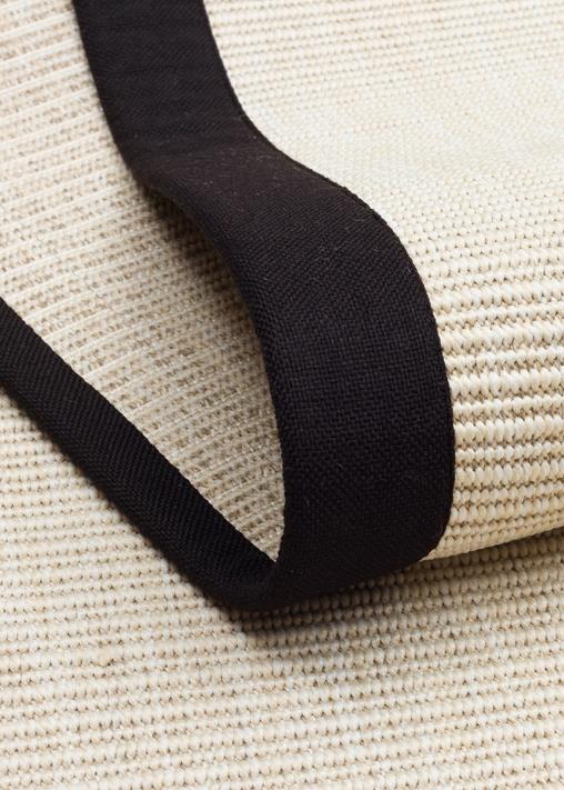 VENTURA SISAL VNT 2706 CREAM BRD BLACK İç ve Dış Mekan Kullanımına Uygun Hav Vermeyen Kolay Temizlenebilir Sisal Görünümlü Halı