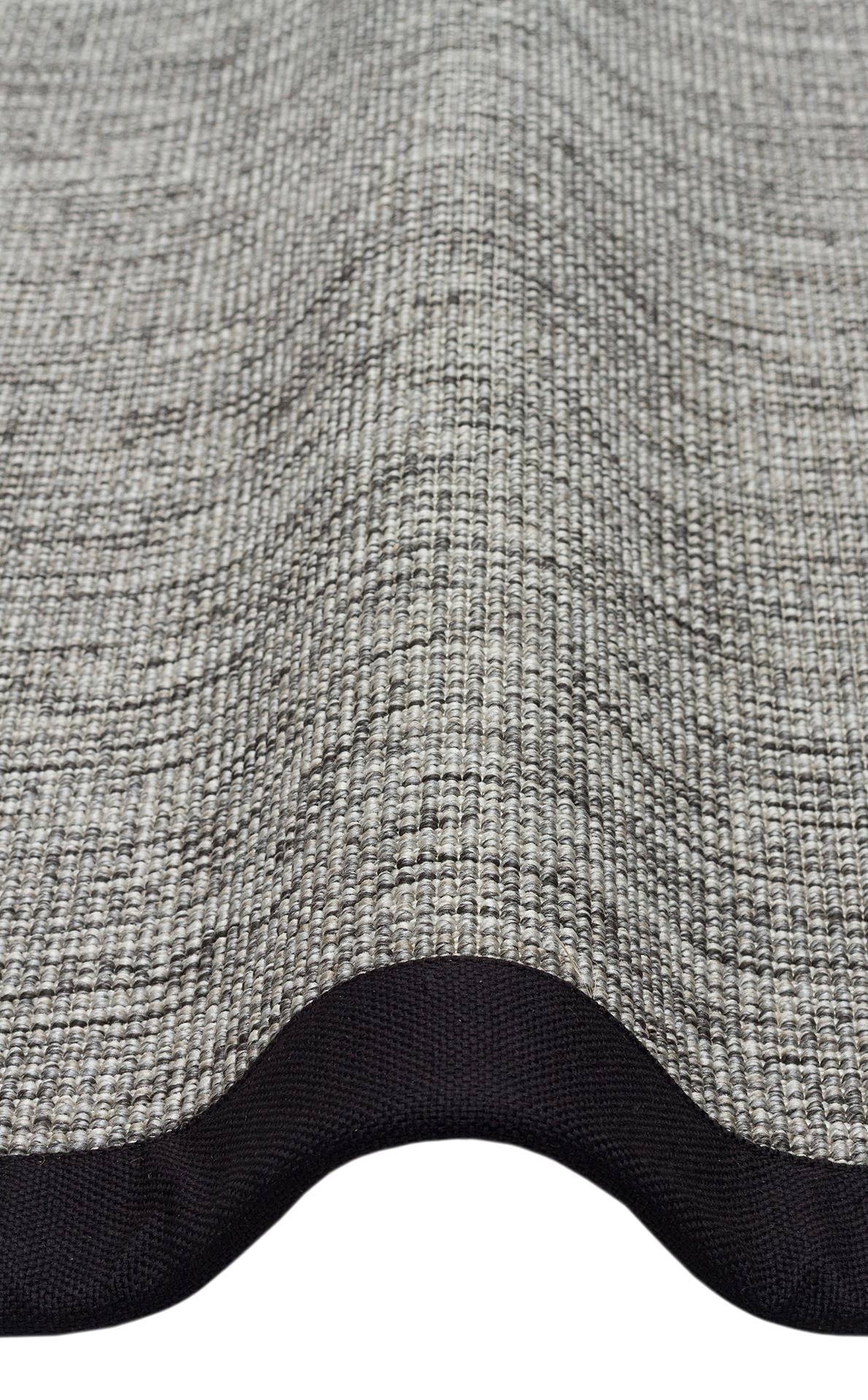 VENTURA SISAL VNT 2705 GREY BRD BLACK İç ve Dış Mekan Kullanımına Uygun Hav Vermeyen Kolay Temizlenebilir Sisal Görünümlü Halı