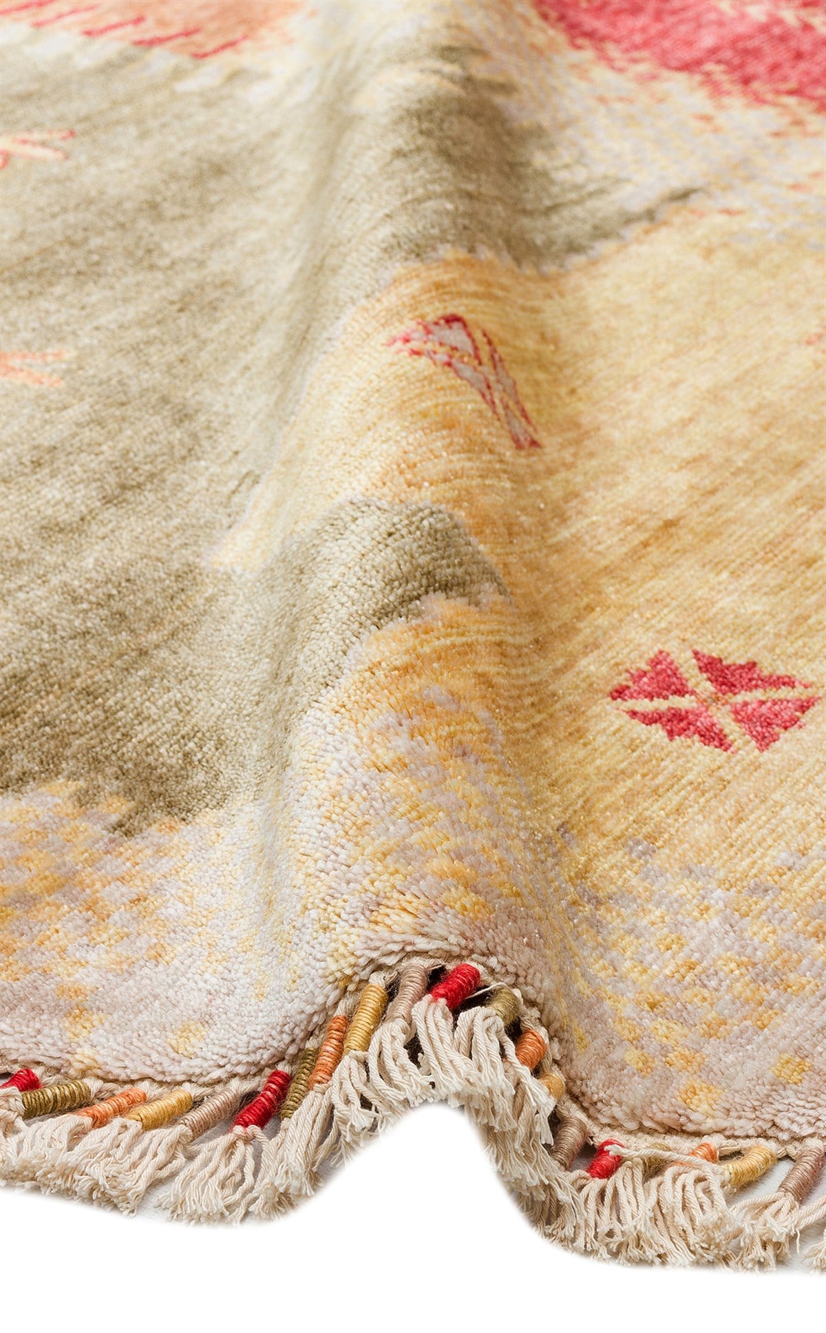 ZARA ZR 07 BEIGE AUTUMN Q Otantik Desenli Özel Hav Vermeyen ve Kolay Temizlenebilir Tensel Kullanılarak El Emeği ile Özel Tezgahlarda Üretilen Modern Uşak Halısı
