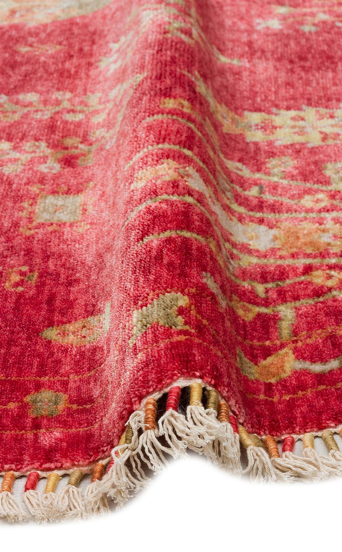 ZARA ZR 08 RED AUTUMN Q Otantik Desenli Özel Hav Vermeyen ve Kolay Temizlenebilir Tensel Kullanılarak El Emeği ile Özel Tezgahlarda Üretilen Modern Uşak Halısı