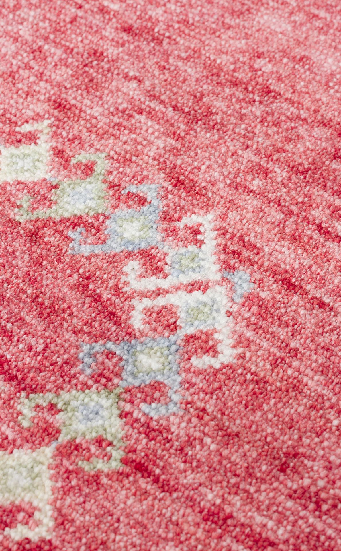 ZARA ZR 20 RED MULTY Otantik Desenli Özel Hav Vermeyen ve Kolay Temizlenebilir Tensel Kullanılarak El Emeği ile Özel Tezgahlarda Üretilen Modern Uşak Halısı