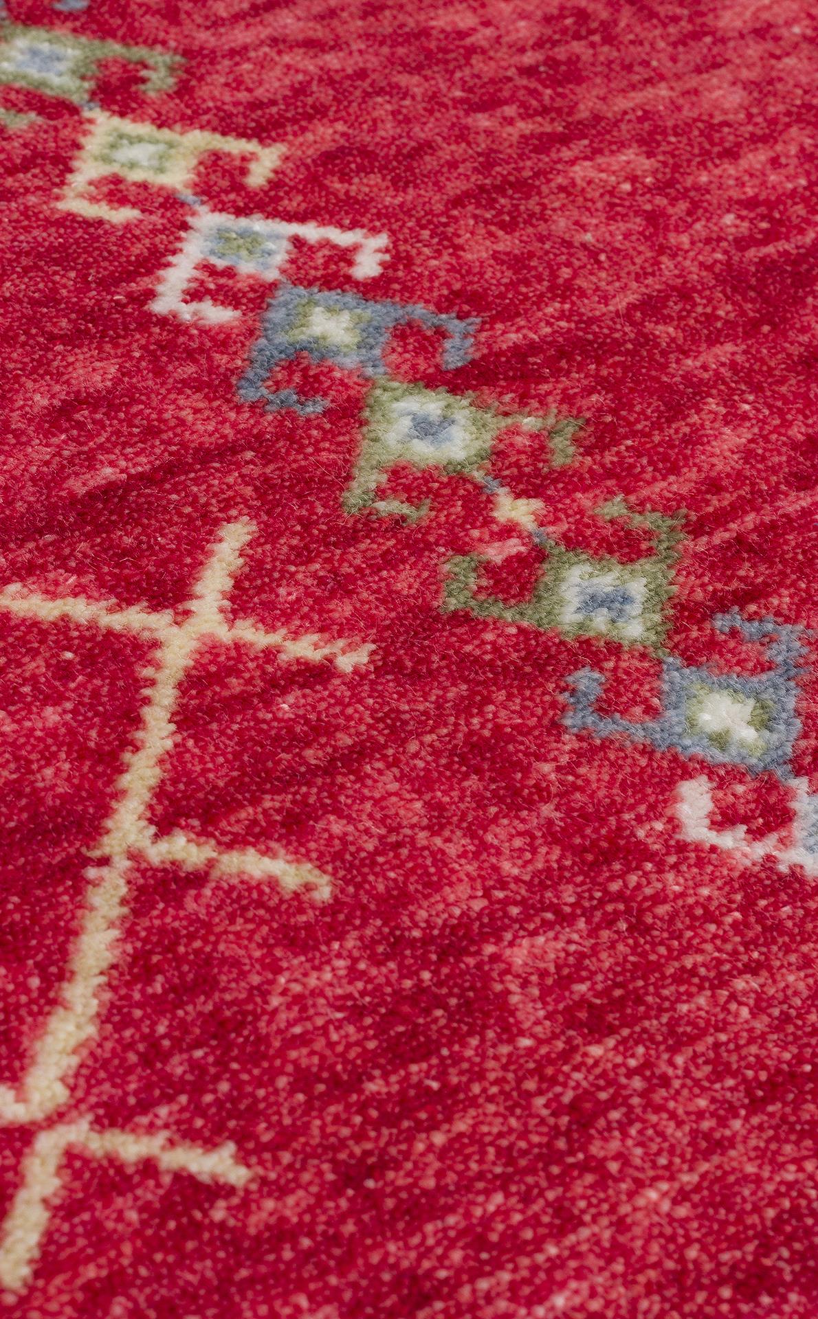 ZARA ZR 20 RED MULTY Otantik Desenli Özel Hav Vermeyen ve Kolay Temizlenebilir Tensel Kullanılarak El Emeği ile Özel Tezgahlarda Üretilen Modern Uşak Halısı
