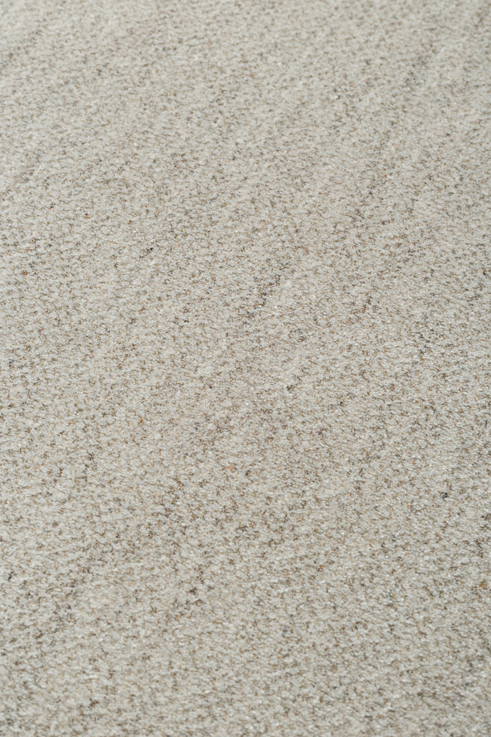 SAPPHIRE SPH 01 GREY  Özel İpler ile Üretilen Doğal Işıltıya Sahip Yumuşak Tuşeli Hav Vermez Makine Halısı