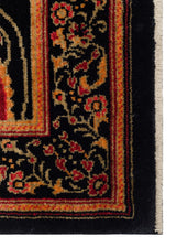 ZARA ZR 24 BLACK RED Otantik Desenli Özel Hav Vermeyen ve Kolay Temizlenebilir Tensel Kullanılarak El Emeği ile Özel Tezgahlarda Üretilen Modern Uşak Halısı