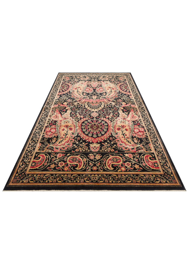 ZARA ZR 24 BLACK RED Otantik Desenli Özel Hav Vermeyen ve Kolay Temizlenebilir Tensel Kullanılarak El Emeği ile Özel Tezgahlarda Üretilen Modern Uşak Halısı