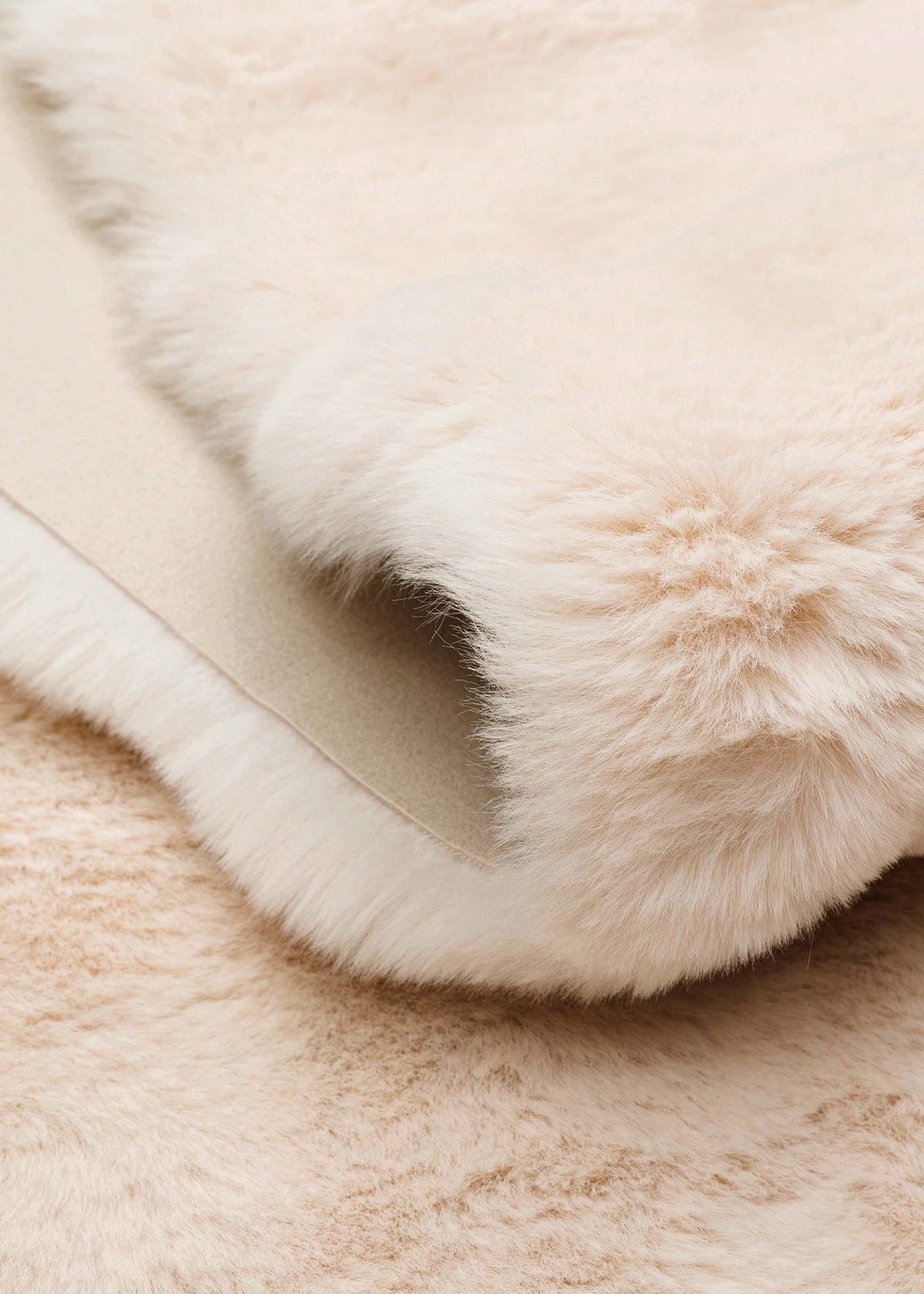 MOLLIS BUBBLE MLS BUBBLE L.BEIGE  Yumuşak Tuşeli Yıkanabilir Kaymaz Tabanlı Suni Kürk