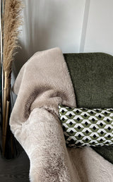 MOLLIS THROW MLS THROW BEIGE  Yumuşak Dokulu Uzun Tüylü Yıkanabilir Tavşan Postu