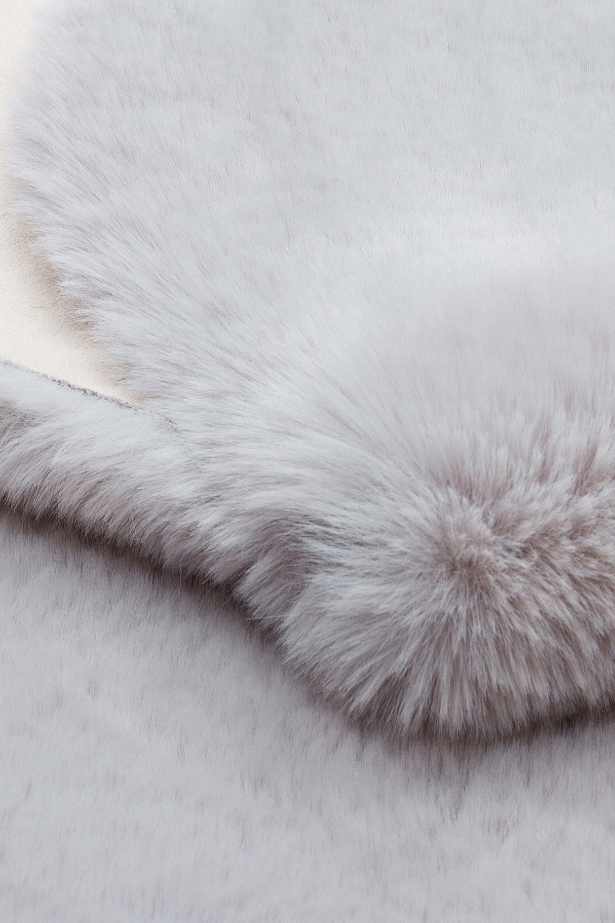 MOLLIS PLAIN MLS PLAIN DOUBLE GREY  Yumuşak Tuşeli Yıkanabilir Kaymaz Tabanlı Suni Kürk