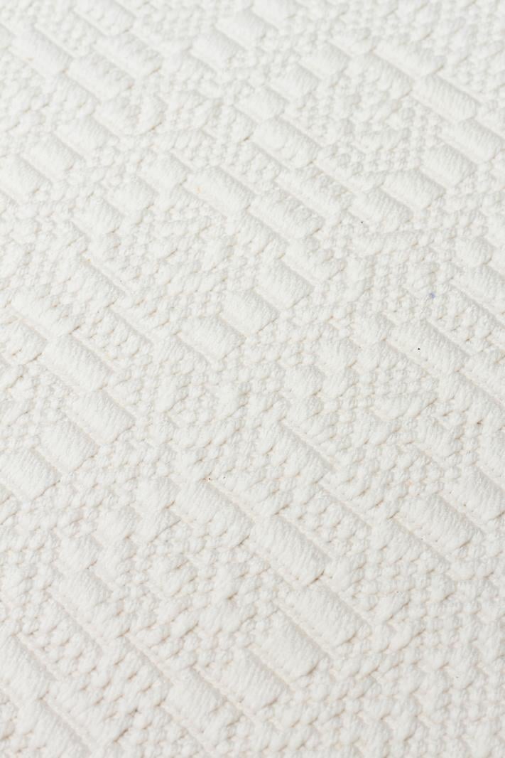 MONO LUX MNO LUX 02 WHITE  Kaymaz Tabanlı Modern Desenlere Sahip İnce Halı