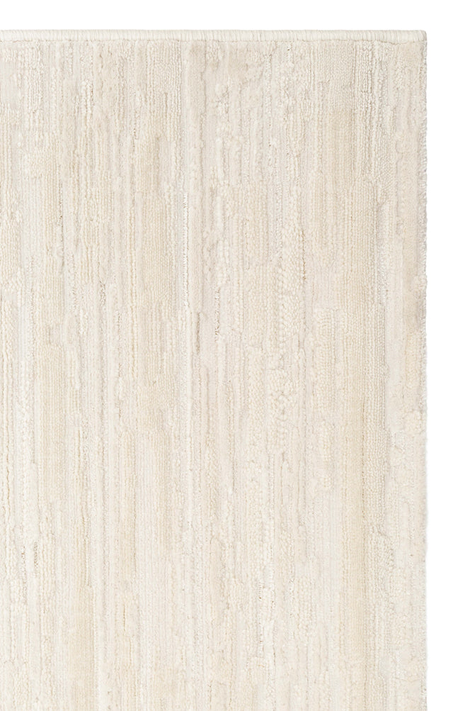 RIVERA RVR 01 WHITE  Modern ve Klasik Desenli Yüksek Alçak Çift Boyutlu Dokumaya Sahip Yumuşak Tuşeli Makine Halısı
