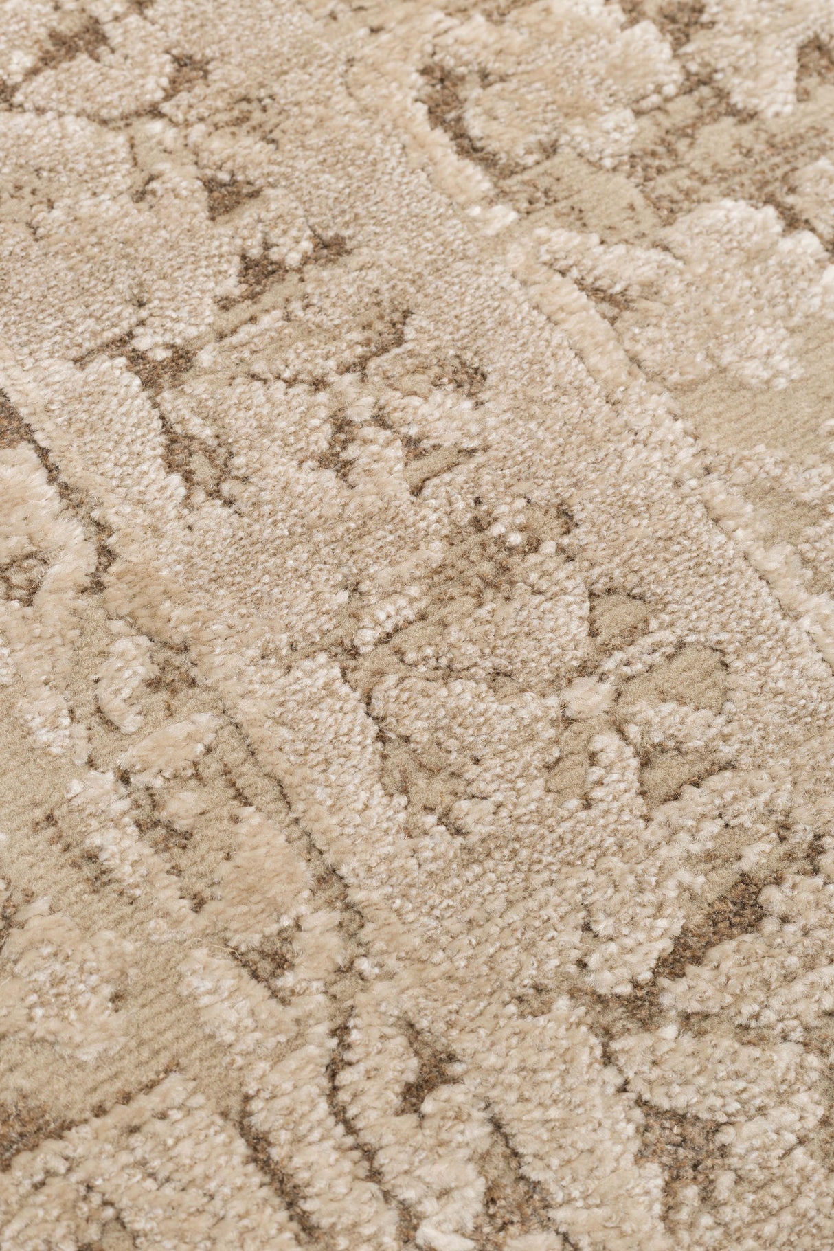 RIVERA RVR 02 BEIGE  Modern ve Klasik Desenli Yüksek Alçak Çift Boyutlu Dokumaya Sahip Yumuşak Tuşeli Makine Halısı