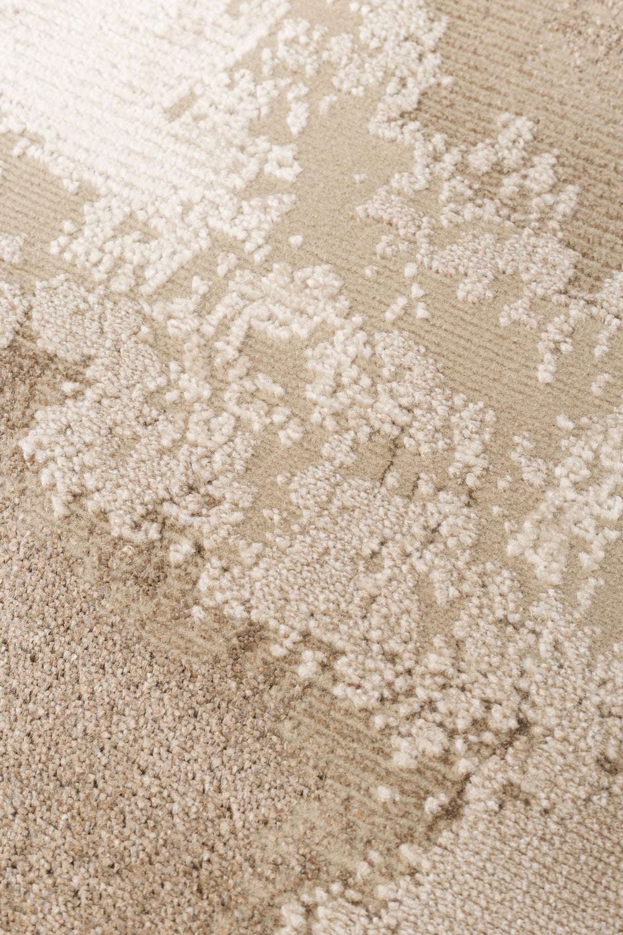 RIVERA RVR 03 BEIGE  Modern ve Klasik Desenli Yüksek Alçak Çift Boyutlu Dokumaya Sahip Yumuşak Tuşeli Makine Halısı