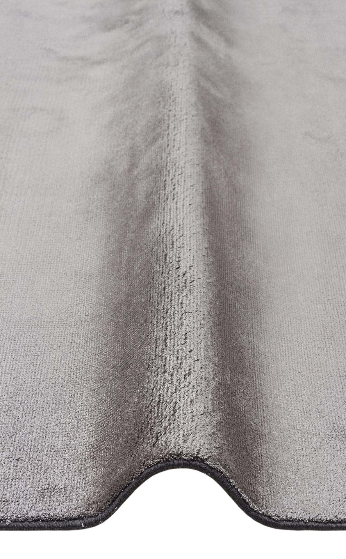 VELVET VT PLAIN D.GREY  Düz Renk El Emeği ile Özel Tezgahlarda Üretilen Viskon Uşak Halısı