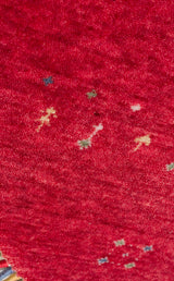 ZARA ZR 06 RED Q  Otantik Desenli Özel Hav Vermeyen ve Kolay Temizlenebilir Tensel Kullanılarak El Emeği ile Özel Tezgahlarda Üretilen Modern Uşak Halısı