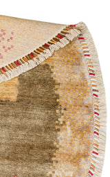 ZARA ZR 07 BEIGE AUTUMN Q  Otantik Desenli Özel Hav Vermeyen ve Kolay Temizlenebilir Tensel Kullanılarak El Emeği ile Özel Tezgahlarda Üretilen Modern Uşak Halısı
