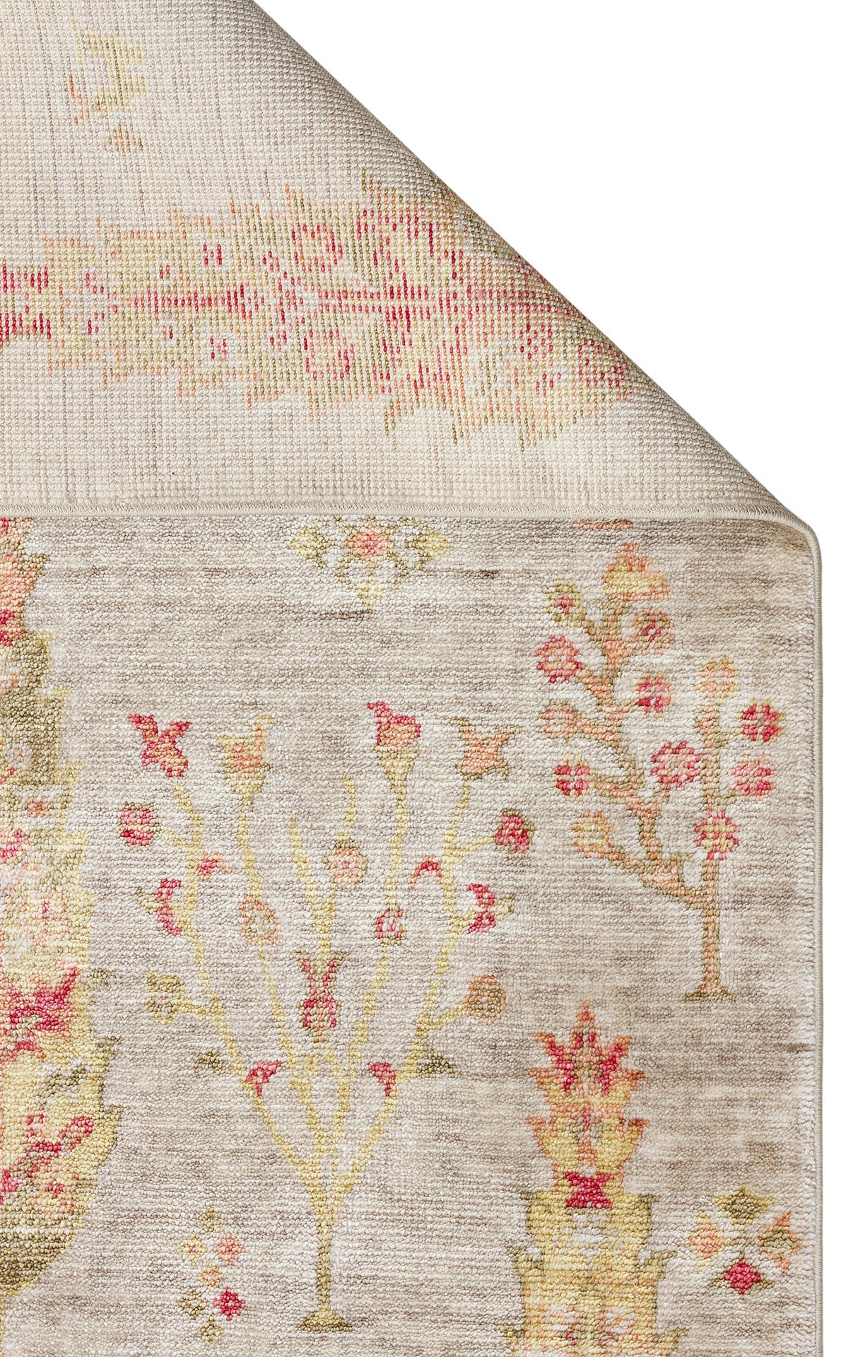 ZARA ZR 08 BEIGE AUTUMN  Otantik Desenli Özel Hav Vermeyen ve Kolay Temizlenebilir Tensel Kullanılarak El Emeği ile Özel Tezgahlarda Üretilen Modern Uşak Halısı