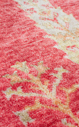 ZARA ZR 08 RED AUTUMN Q  Otantik Desenli Özel Hav Vermeyen ve Kolay Temizlenebilir Tensel Kullanılarak El Emeği ile Özel Tezgahlarda Üretilen Modern Uşak Halısı