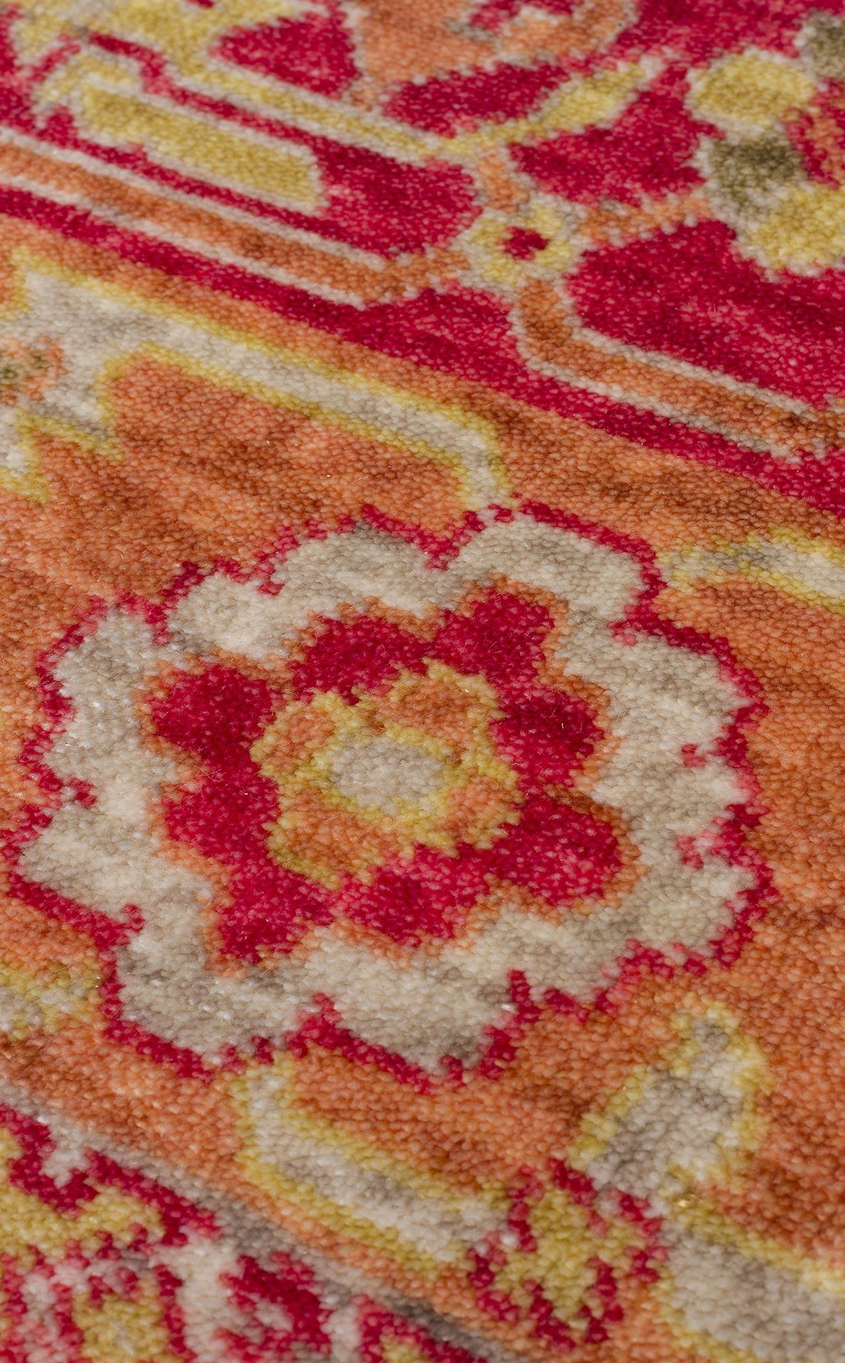 ZARA ZR 17 RED AUTUMN  Otantik Desenli Özel Hav Vermeyen ve Kolay Temizlenebilir Tensel Kullanılarak El Emeği ile Özel Tezgahlarda Üretilen Modern Uşak Halısı